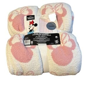 Minnie Mouse Disney Twin super soft blanket nwt 60x90